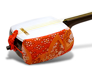 白峰製三味線の革の張り替え